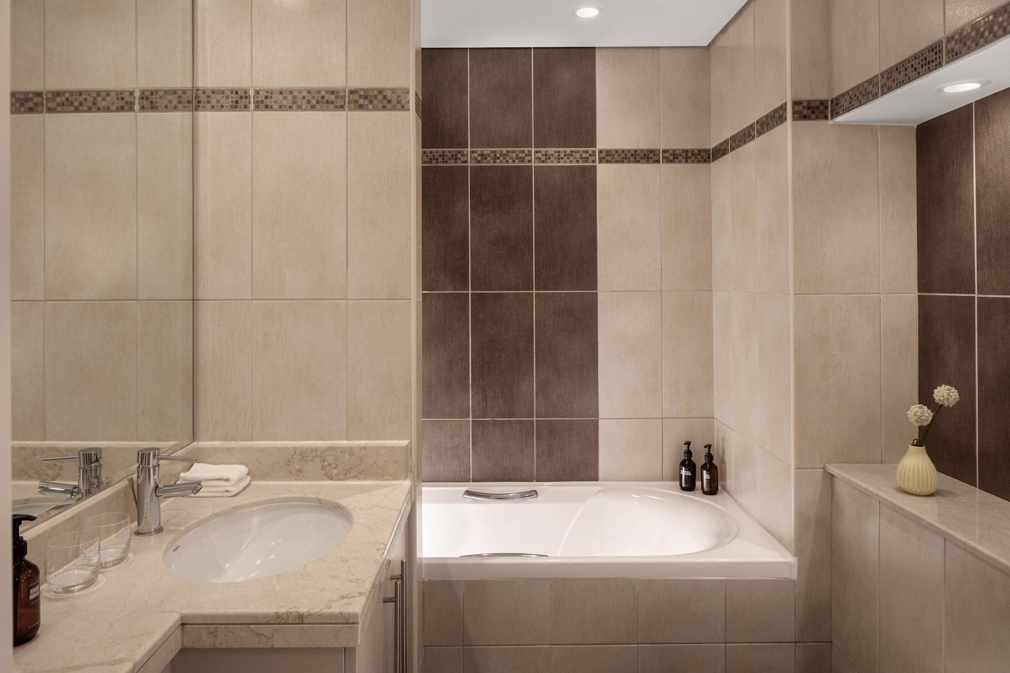 Staybridge Internet Hotel Dubai